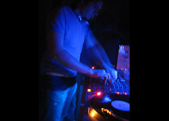 jig-records-party2_07_03